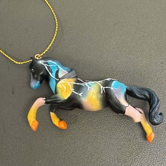 2021 The Trail of Painted Ponies Ornament "Fury" - Picture 4 of 6